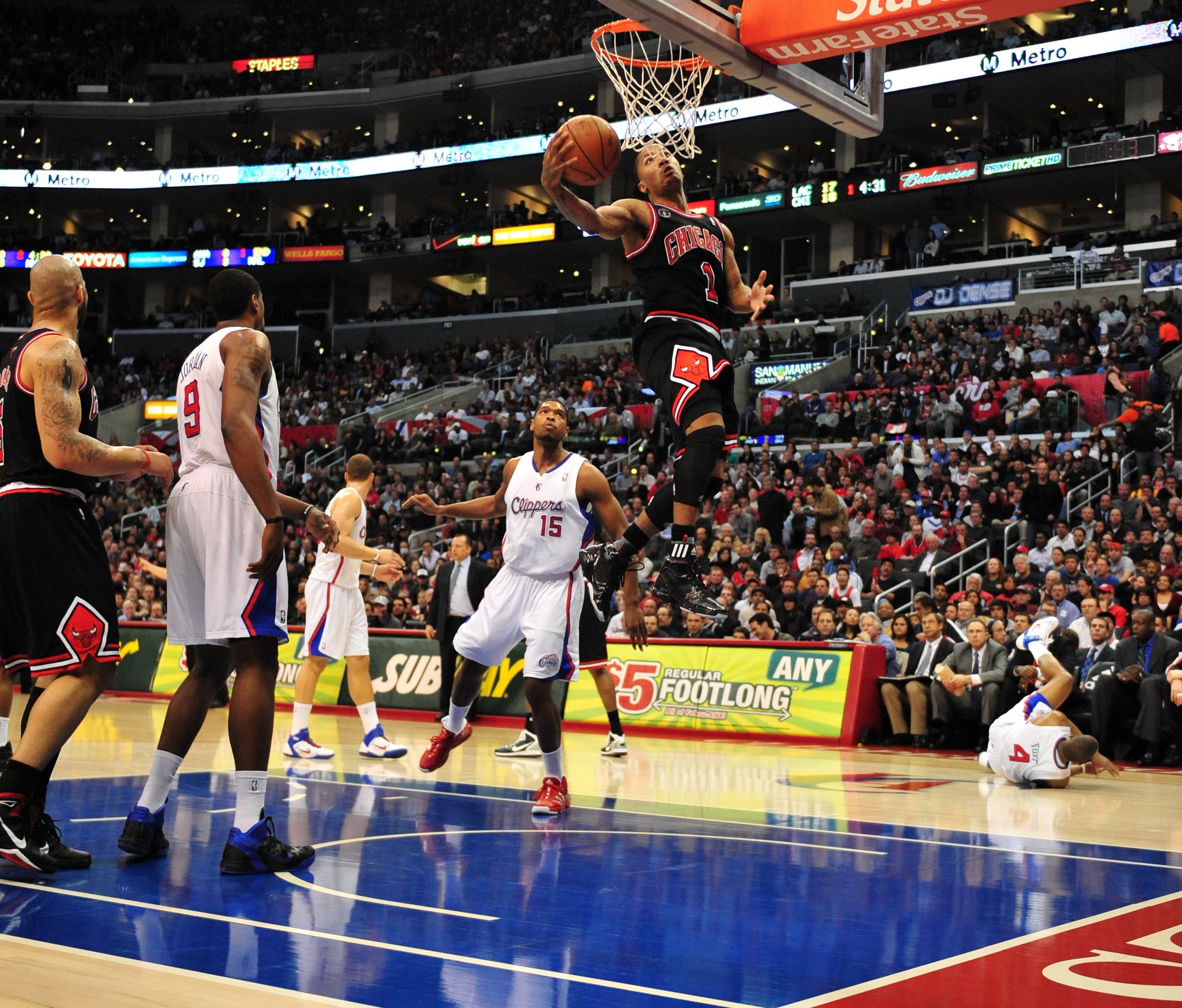 保罗：人们常说防罗斯要让一步放投篮 你让步就得被隔扣