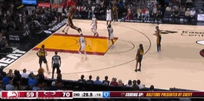 九游体育官网网页入口-初生牛犊不怕虎！纽厄尔顺下不惧阿德巴约补防双手炸扣